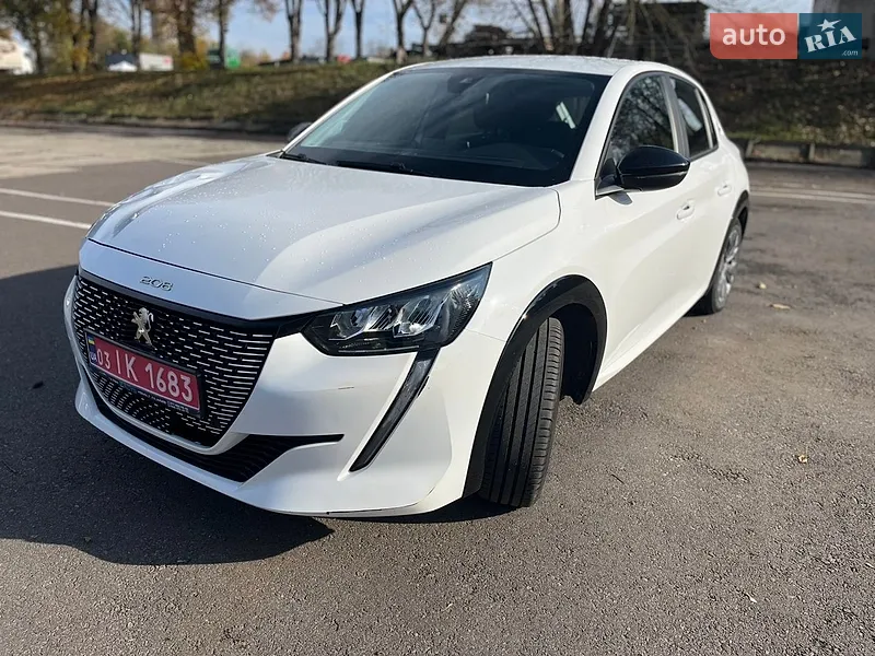 Peugeot e-208