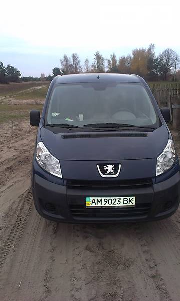 надпись peugeot эксперт надпись peugeot эксперт