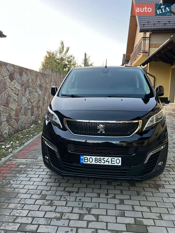 Вантажівки Peugeot Expert