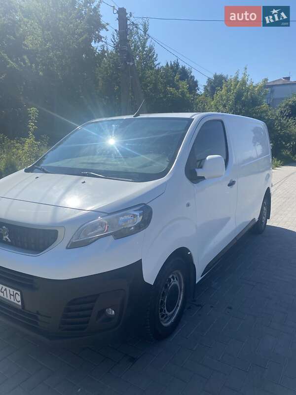 Грузопассажирский фургон Peugeot Expert