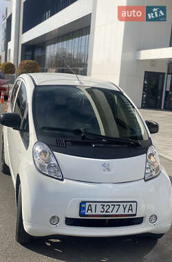Peugeot iOn 2011