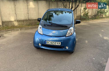 Peugeot iOn 2012