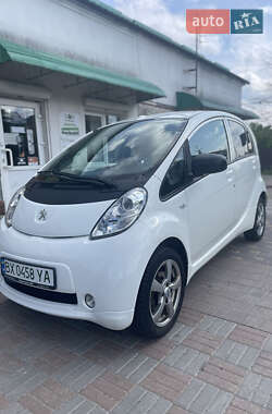 Peugeot iOn  2012