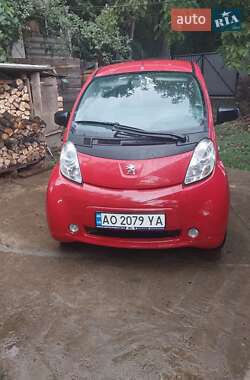 Peugeot iOn  2011