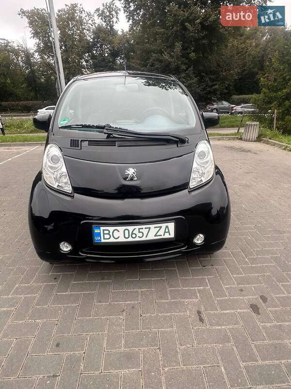 Хэтчбек Peugeot iOn