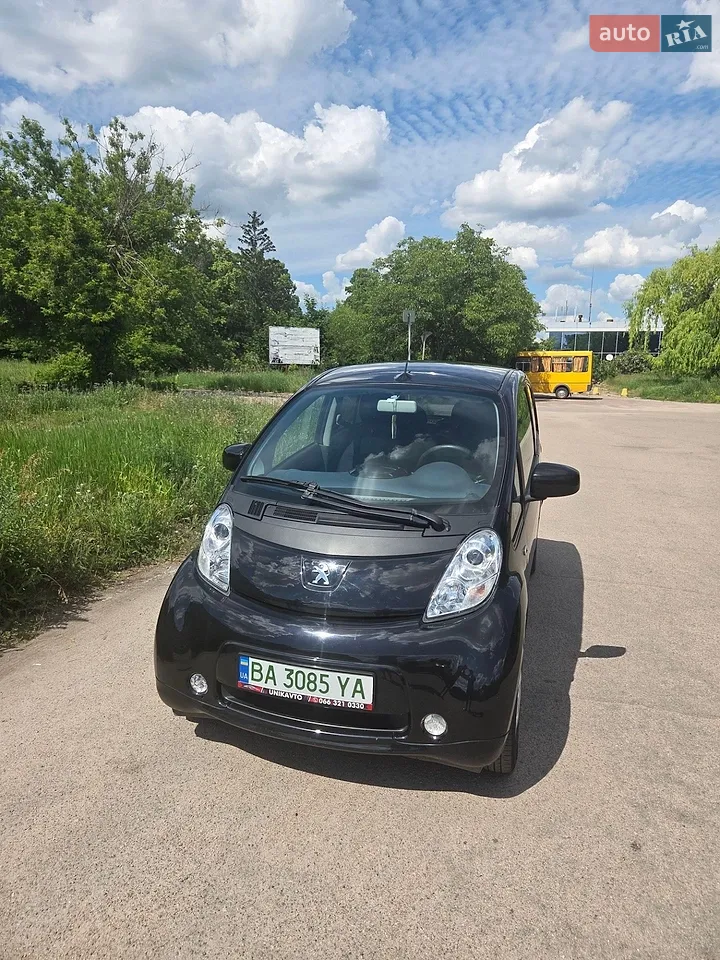 2012 Peugeot iOn - фото 1