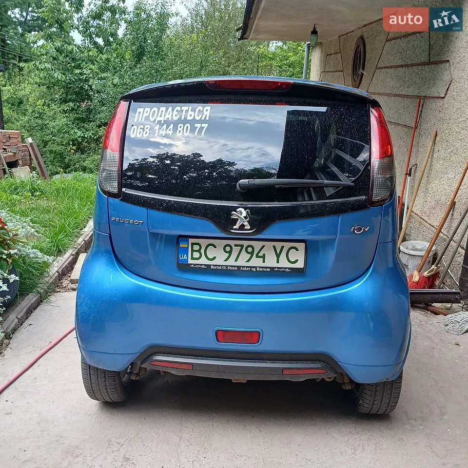 Peugeot iOn 2013