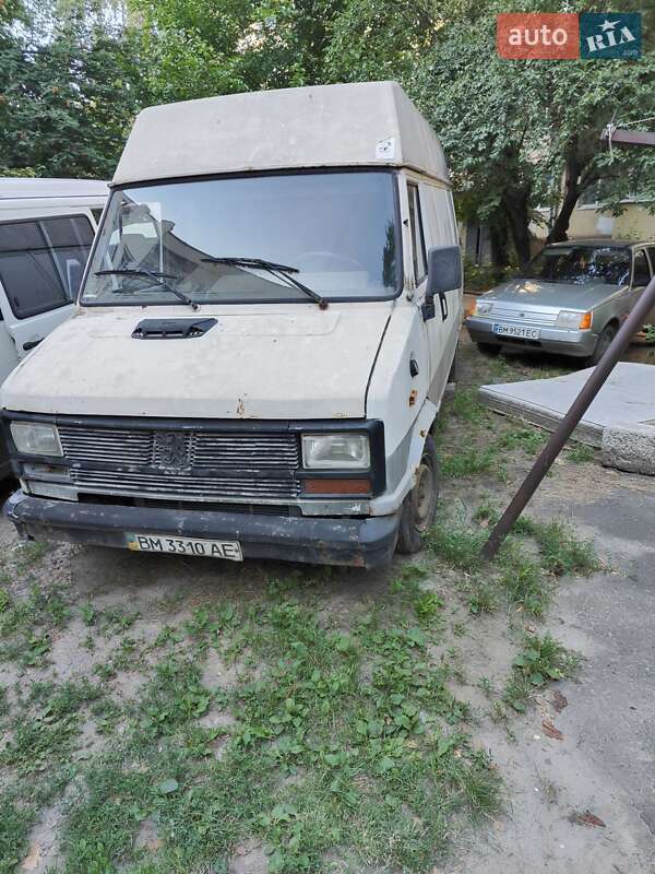 Peugeot J5