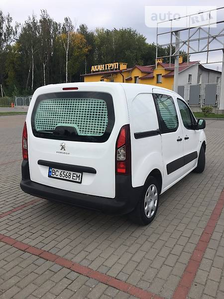 Peugeot Partner 2012 года