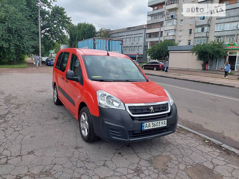 Грузовой фургон Peugeot Partner