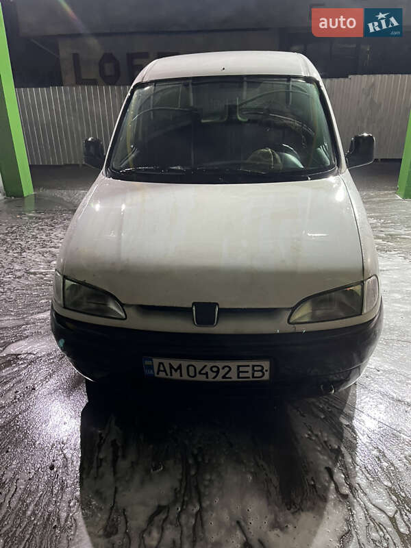 Грузовой фургон Peugeot Partner