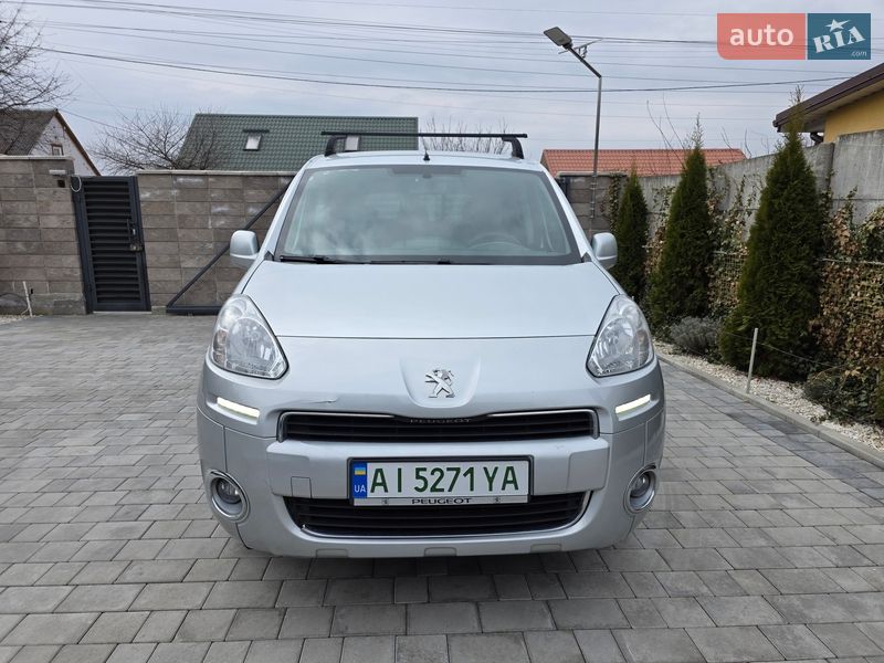 Вантажівки Peugeot Partner