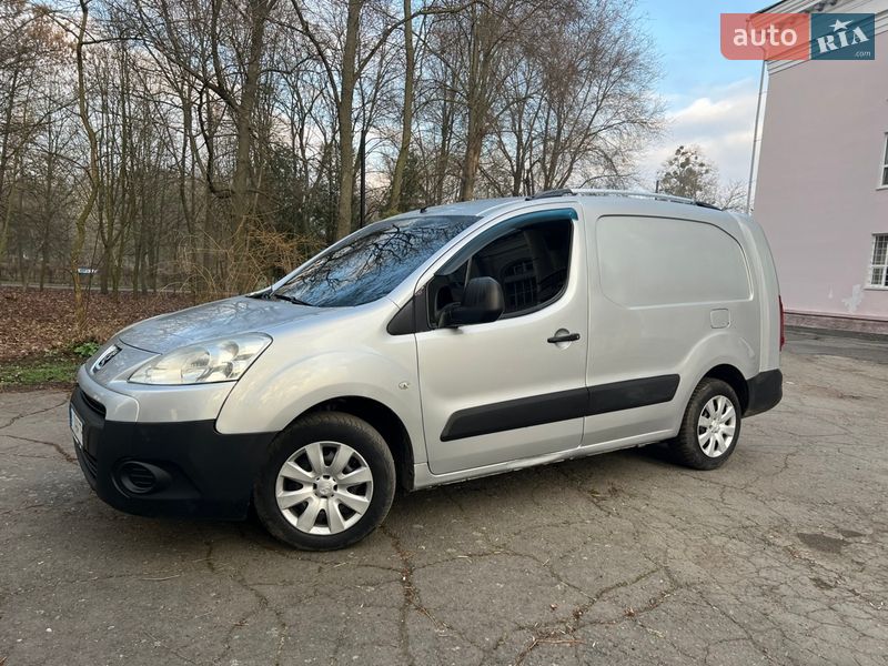 Вантажопасажирський фургон Peugeot Partner