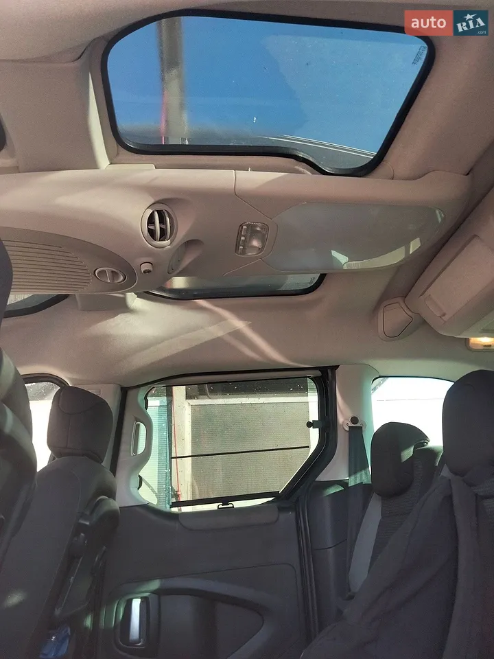 2012 Peugeot Partner - мініатюра 5