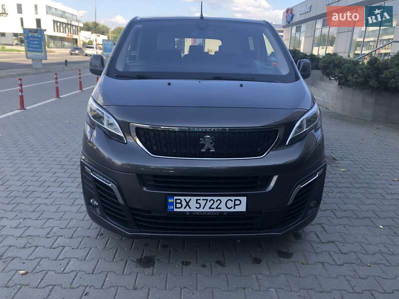 Легкові Peugeot Traveller