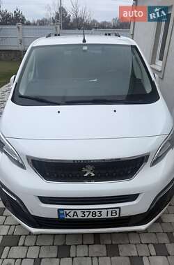 Peugeot Traveller  2017