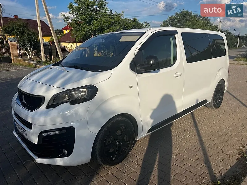 Peugeot Traveller 2017