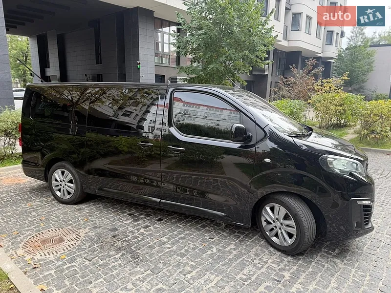 Peugeot Traveller 2020