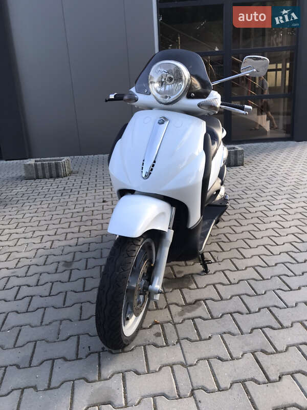 Piaggio Beverly 500