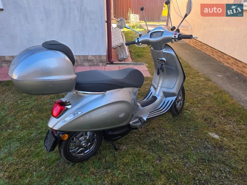 Piaggio Vespa