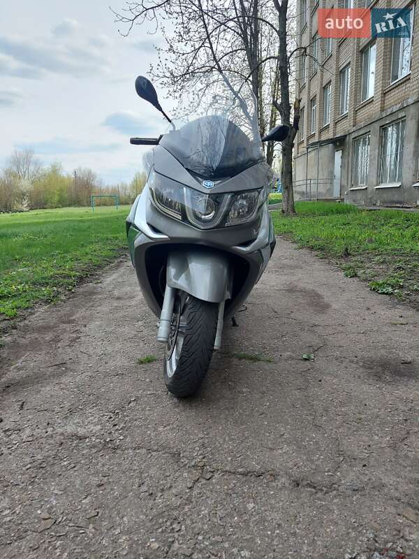 Мото Piaggio X10