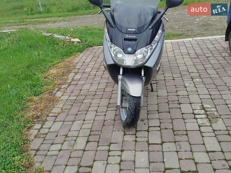 Piaggio X8