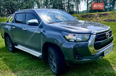 Характеристики Toyota Hilux Пикап