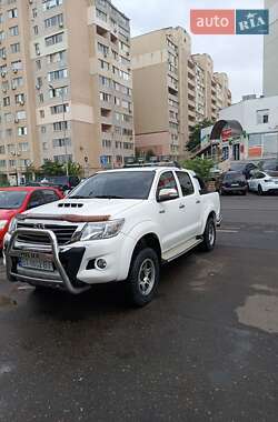 Характеристики Toyota Hilux Пикап