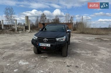 Характеристики Toyota Hilux Пікап