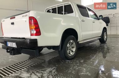 Характеристики Toyota Hilux Пікап