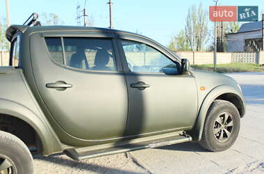 Характеристики Mitsubishi L 200 Пикап
