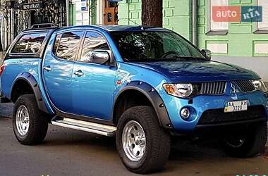Характеристики Mitsubishi L 200 Пикап