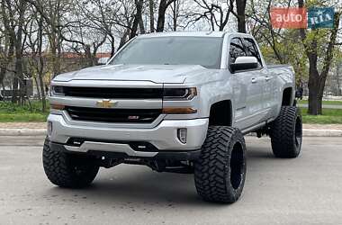 Характеристики Chevrolet Silverado Пикап