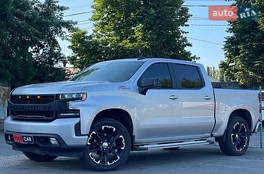 Характеристики Chevrolet Silverado Пікап