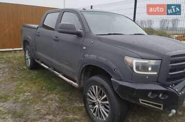 Характеристики Toyota Tundra Пікап