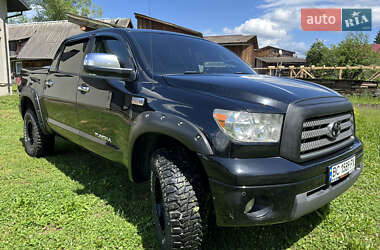 Характеристики Toyota Tundra Пікап