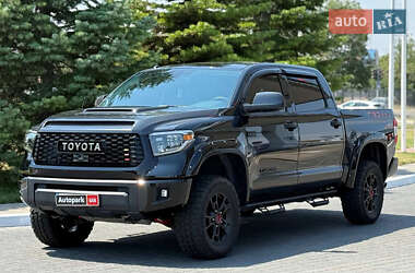 Характеристики Toyota Tundra Пікап