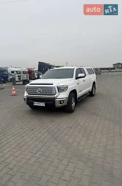 Характеристики Toyota Tundra Пикап