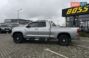 Характеристики Toyota Tundra Пікап