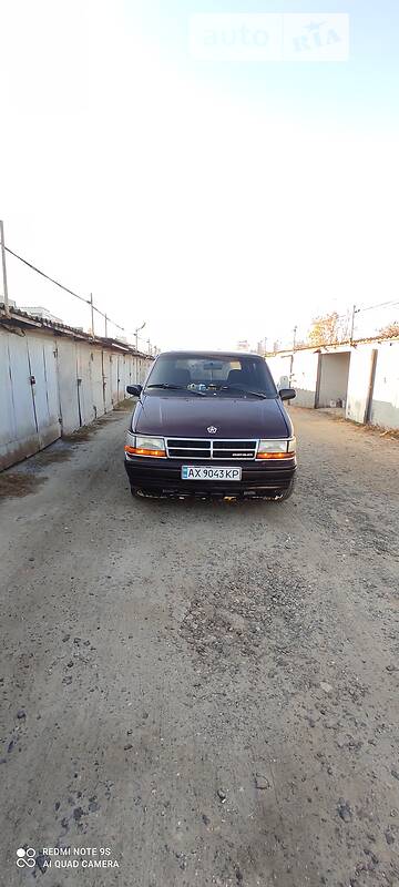 Мінівен Plymouth Voyager