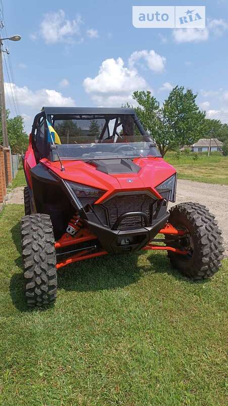 Мото Polaris RZR XP 1000 Dynamix