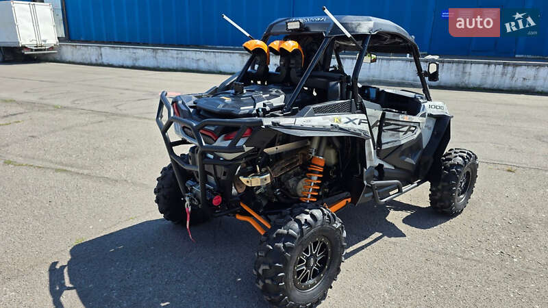 Polaris RZR XP 1000 High lifter