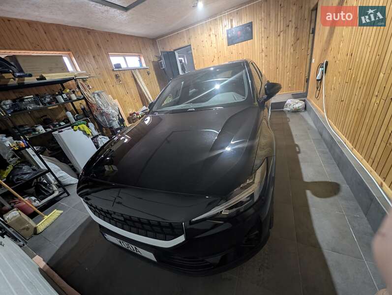 Ліфтбек Polestar 2