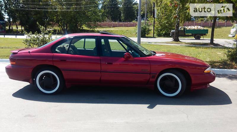Pontiac Bonneville 1993 года