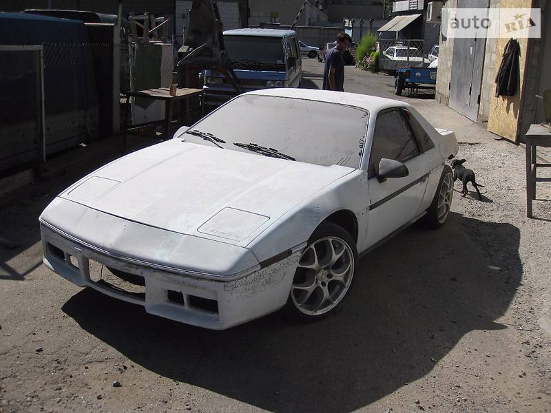 Pontiac Fiero 1984 года
