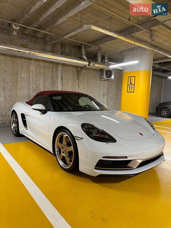 Легковые Porsche 718 Boxster