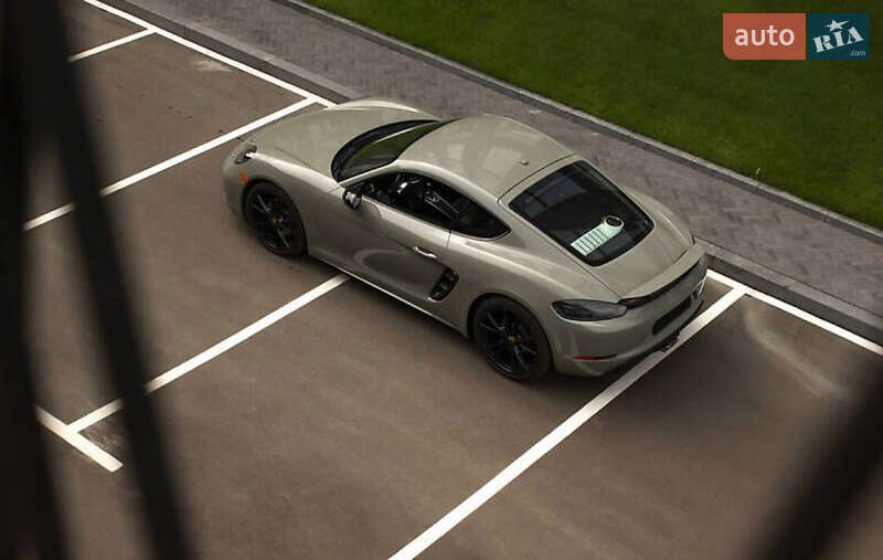Porsche 718 Cayman