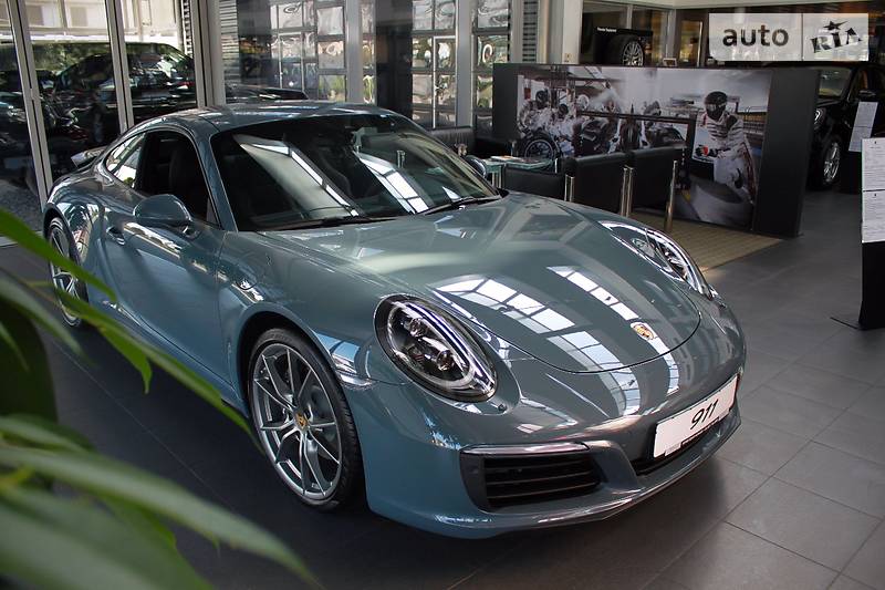Porsche 911 2017 года