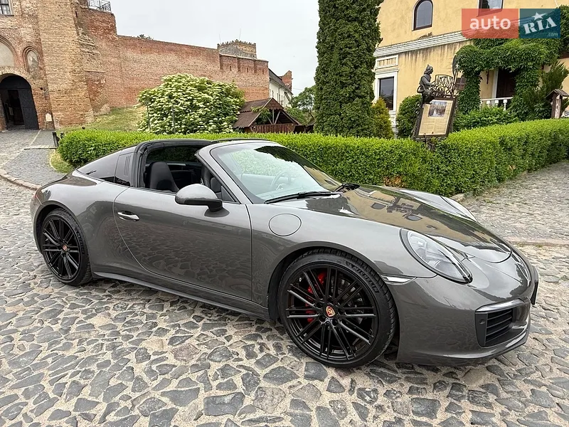 Porsche 911 2019