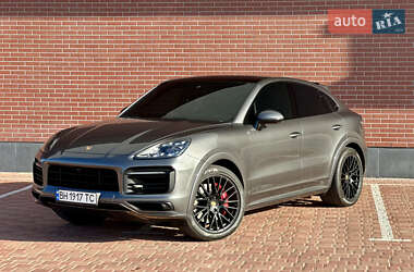 Porsche Cayenne Coupe 2021